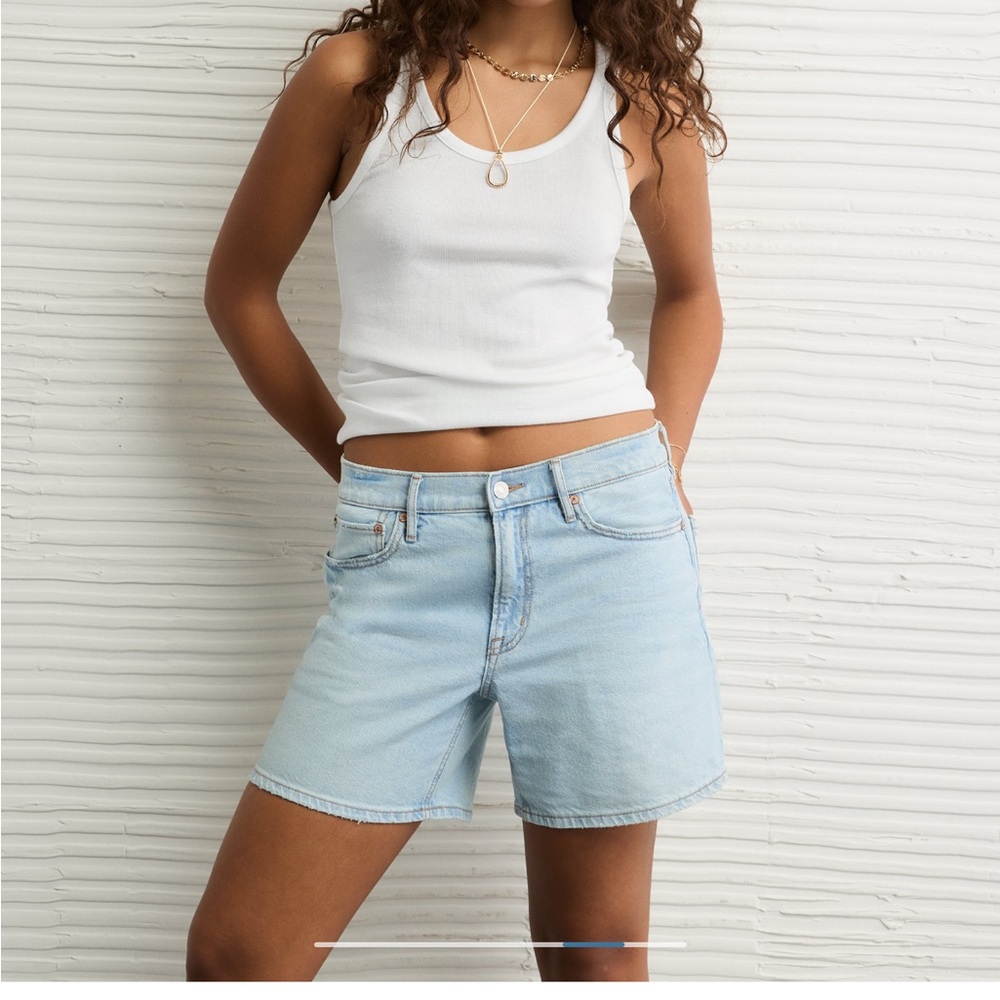 American Eagle Strigid 6” Super High Waisted Relaxed Denim Short